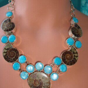 AMMONITE SHELL & BLUE PEARL SILVER NECKLACE BRAND NEW
